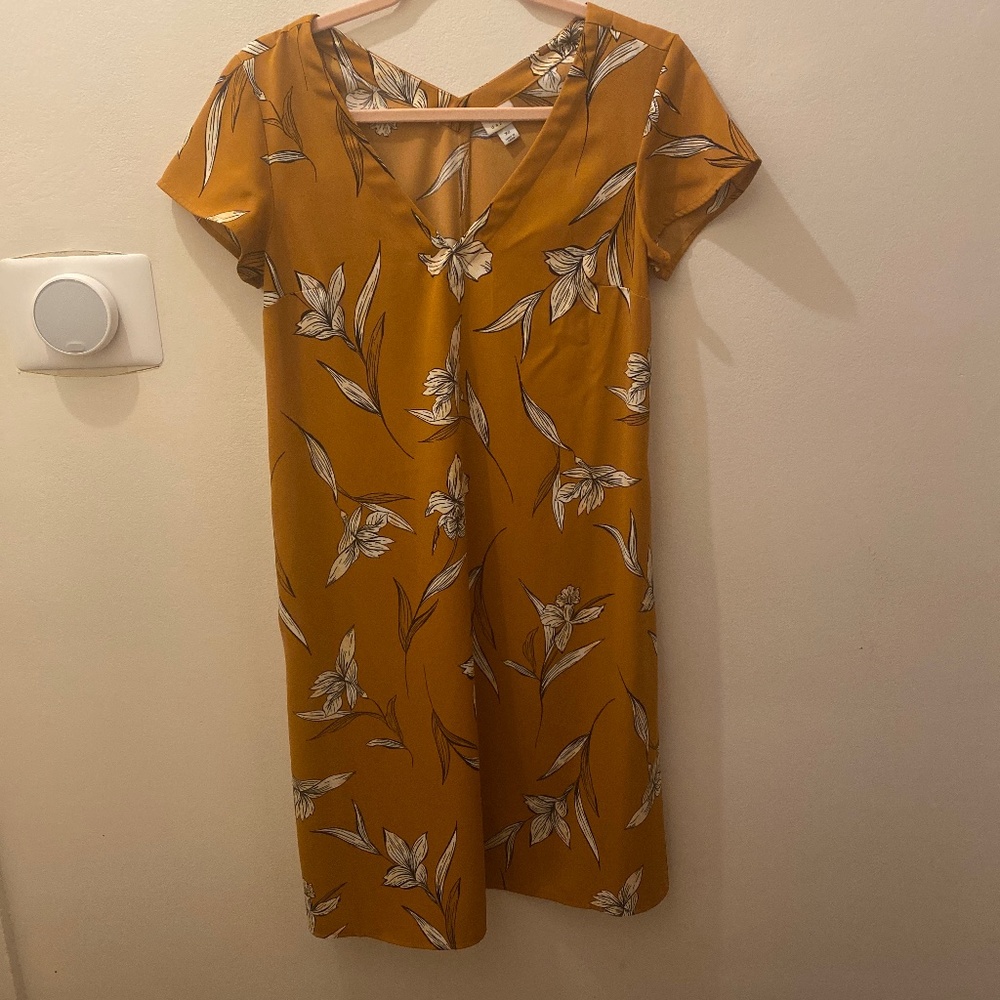 Women’s midi length dress